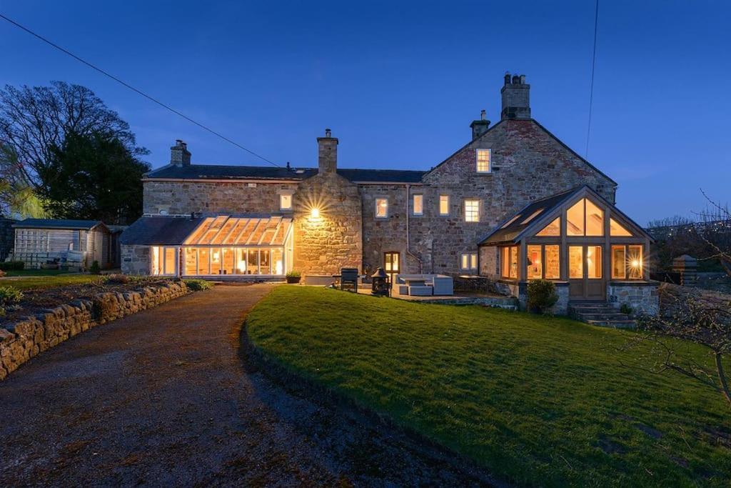 10 Bed Stunning House In Village, With Hot Tub Ovingham Extérieur photo