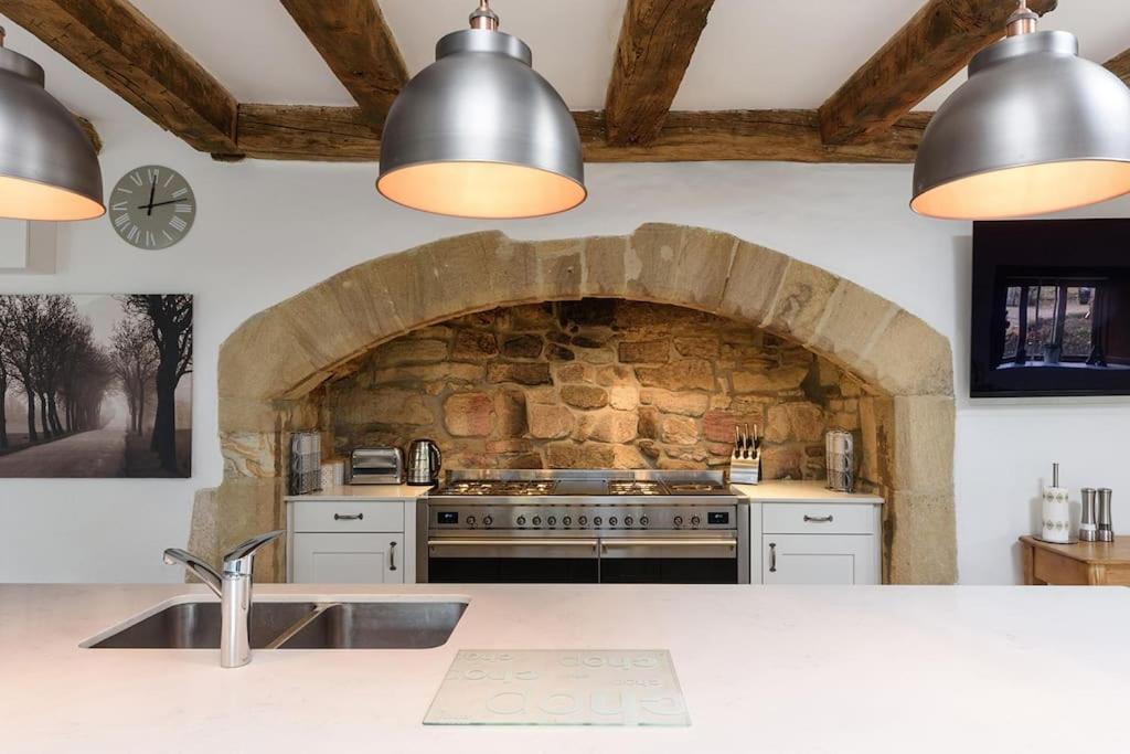 10 Bed Stunning House In Village, With Hot Tub Ovingham Extérieur photo